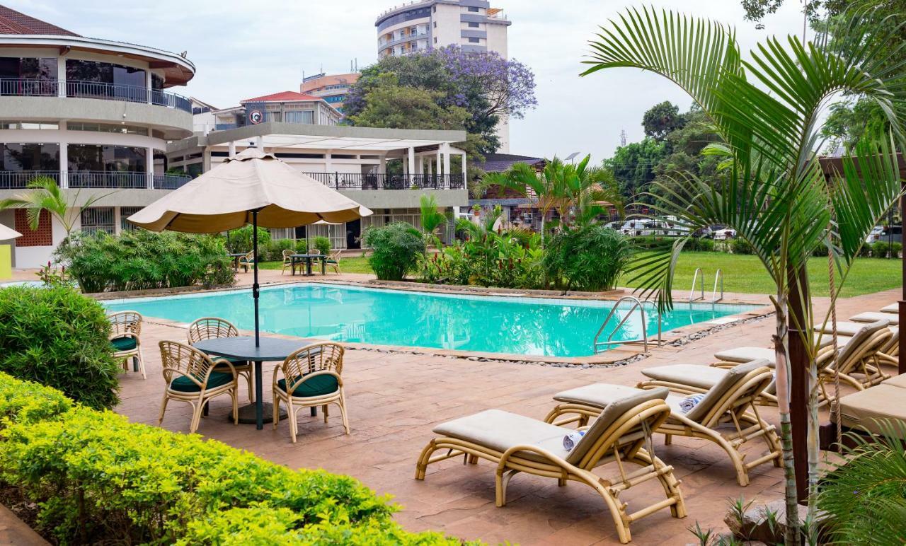 Fairway Hotel & Spa Kampala Buitenkant foto